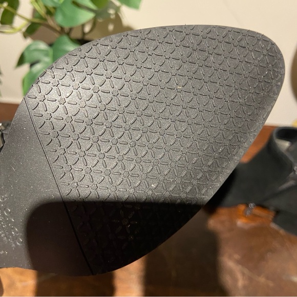 Blondo Black Ankle Boots - Picture 9 of 10